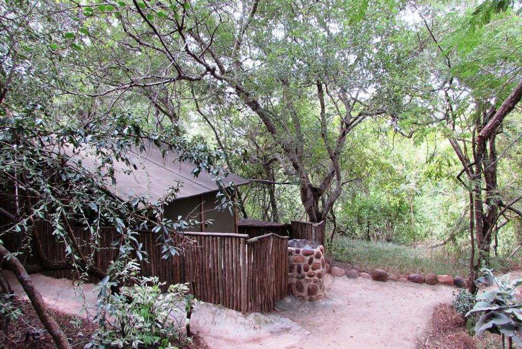 Amanzimlotzi Riverside Bush Camp Hoedspruit Exterior photo