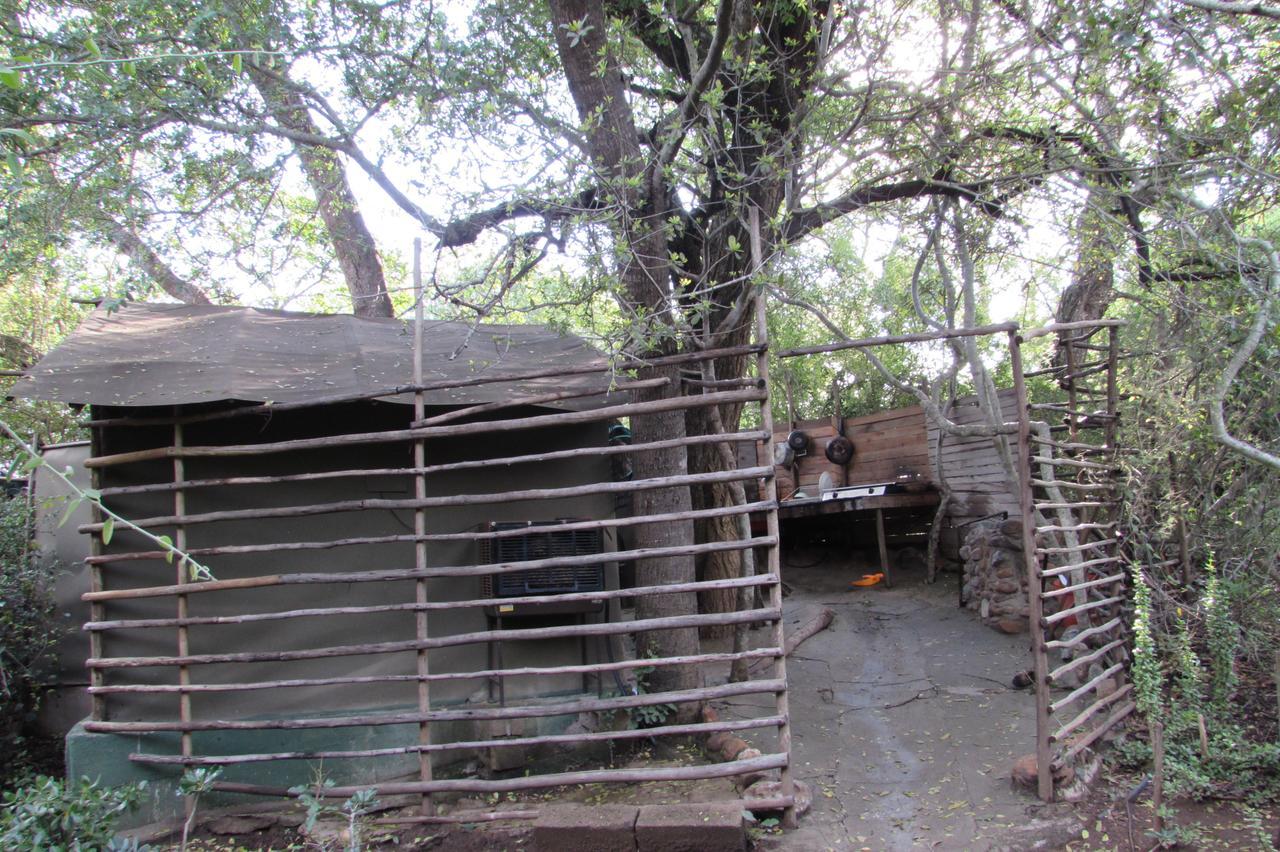 Amanzimlotzi Riverside Bush Camp Hoedspruit Exterior photo
